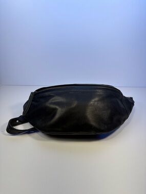 Mandrn Atlas Black Leather Crossbody Bag